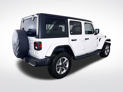 Used 2022 Jeep Wrangler Unlimited Sahara image 7
