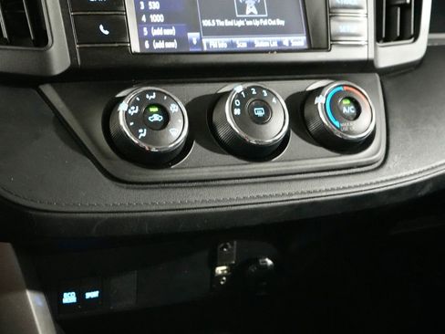 Used 2017 Toyota RAV4 LE image 19