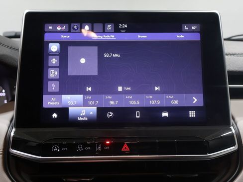 Used 2022 Jeep Compass Limited image 29