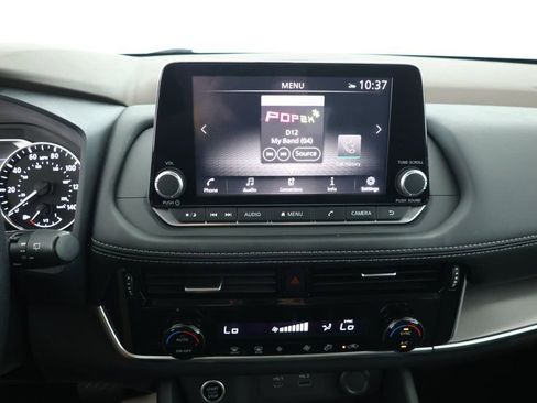 Used 2021 Nissan Rogue SV image 15