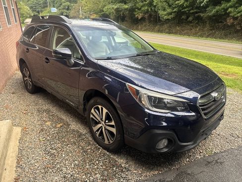 Used 2018 Subaru Outback 2.5i Limited AWD/4WD image 4