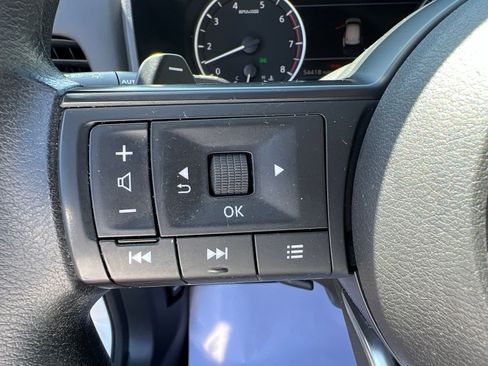 Used 2024 Nissan Rogue S FWD image 26