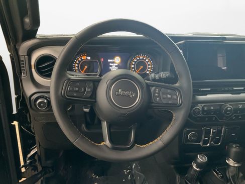 Used 2024 Jeep Wrangler Sport S image 12