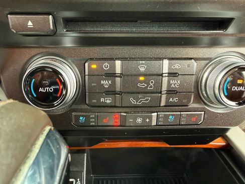 Used 2018 Ford F150 King Ranch w/ Equipment Group 601A Luxury image 53