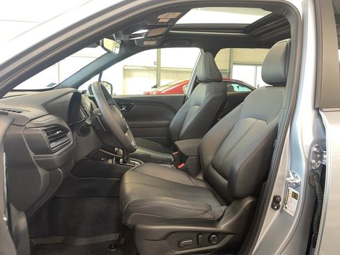 Used 2025 Subaru Forester Limited image 7