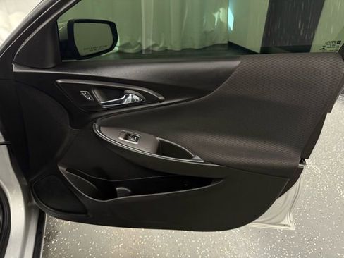 Used 2022 Chevrolet Malibu LT image 8
