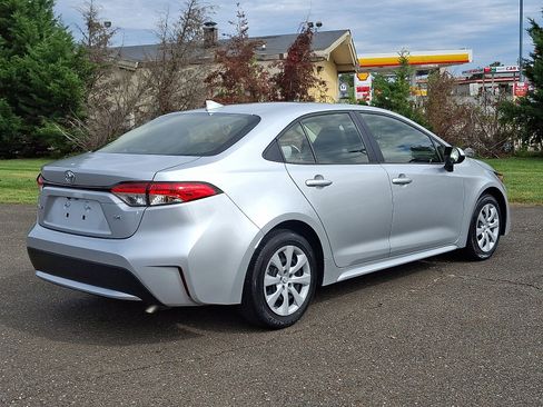 Certified 2022 Toyota Corolla LE image 6