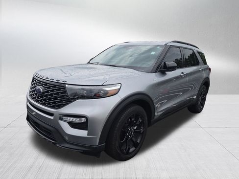 Used 2024 Ford Explorer ST-Line w/ Class IV Trailer Tow Package AWD/4WD image 2