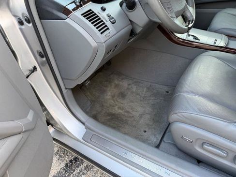 Used 2008 Toyota Avalon Limited image 21