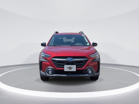 Certified 2025 Subaru Outback Premium AWD/4WD image 2