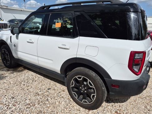 Used 2025 Ford Bronco Sport Outer Banks w/ Outer Banks Tech Package+ image 2