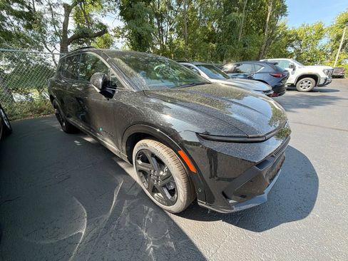 Used 2026 Chevrolet Equinox EV RS w/ Active Safety Package 3 AWD/4WD image 4