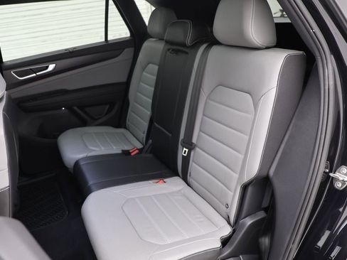 Used 2024 Volkswagen Atlas Cross Sport SEL R-Line image 12