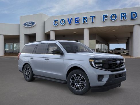 New 2026 Ford Expedition Active RWD image 7