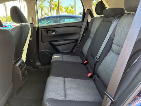 Used 2025 Nissan Rogue SV image 28