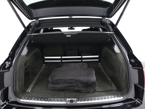Used 2018 Bentley Bentayga AWD/4WD image 75