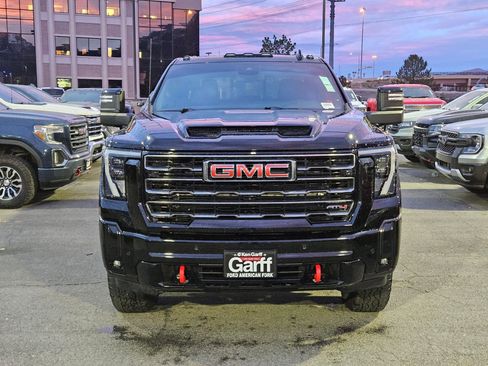 Used 2025 GMC Sierra 2500 AT4 image 12