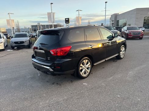 Used 2018 Nissan Pathfinder SL w/ SL Premium Package image 5