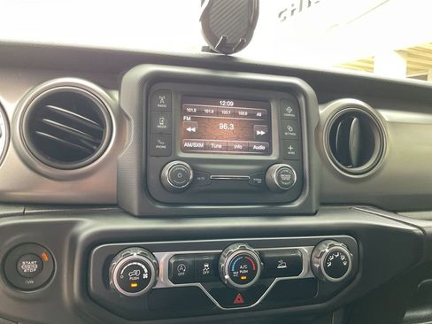 Used 2021 Jeep Wrangler Unlimited Sport image 20