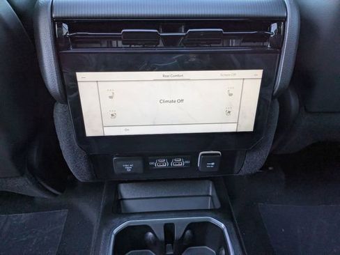 New 2026 Jeep Grand Wagoneer Summit image 25