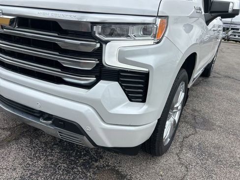 Used 2023 Chevrolet Silverado 1500 High Country w/ Technology Package AWD/4WD image 9