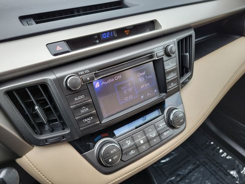 Used 2013 Toyota RAV4 XLE image 30