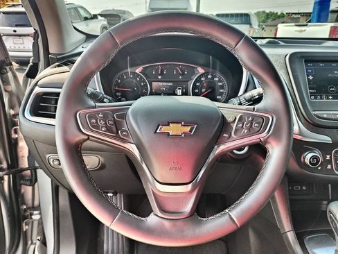 Used 2024 Chevrolet Equinox LT FWD image 14