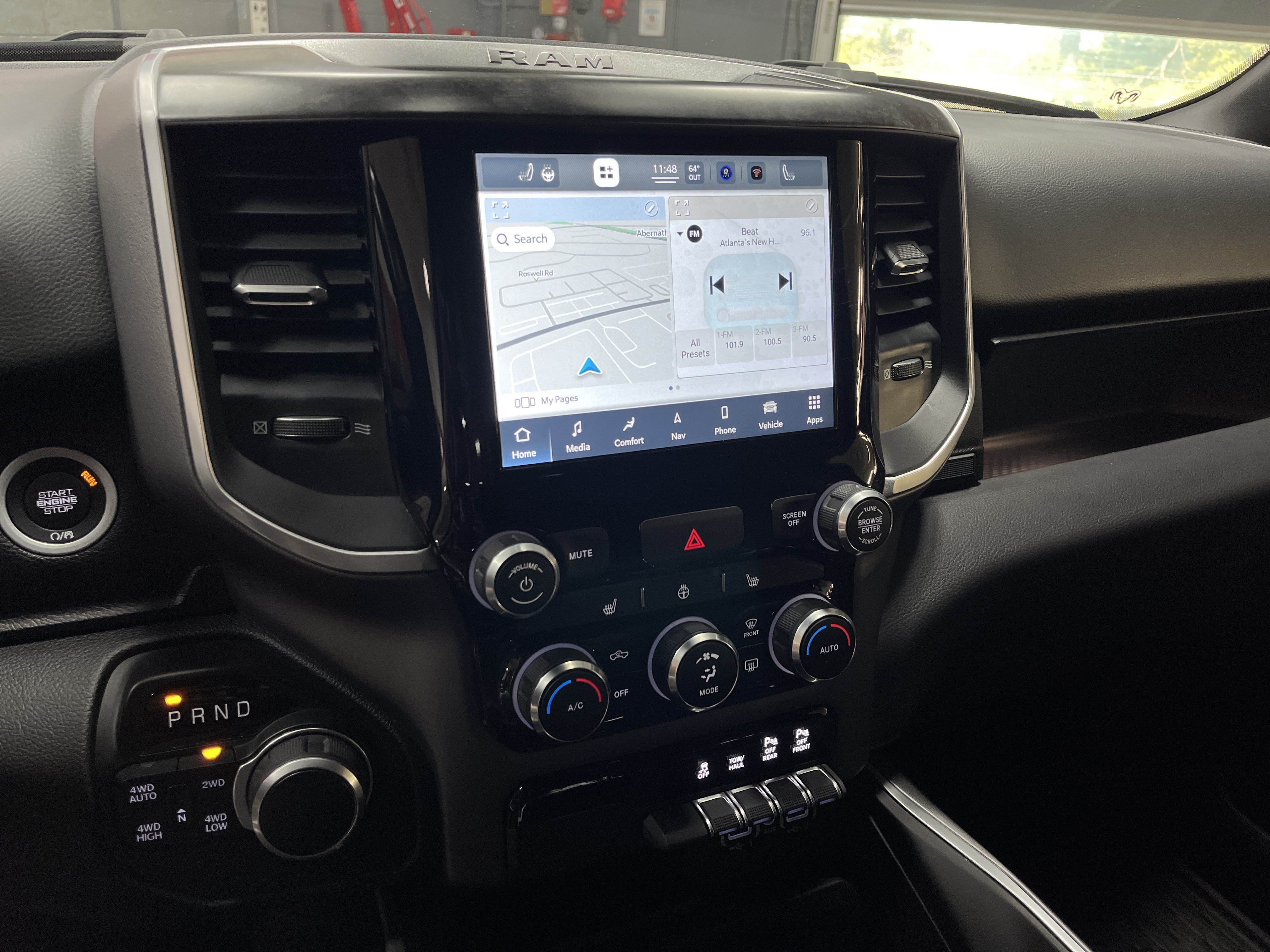 Used 2022 RAM 1500 Big Horn AWD/4WD image 23