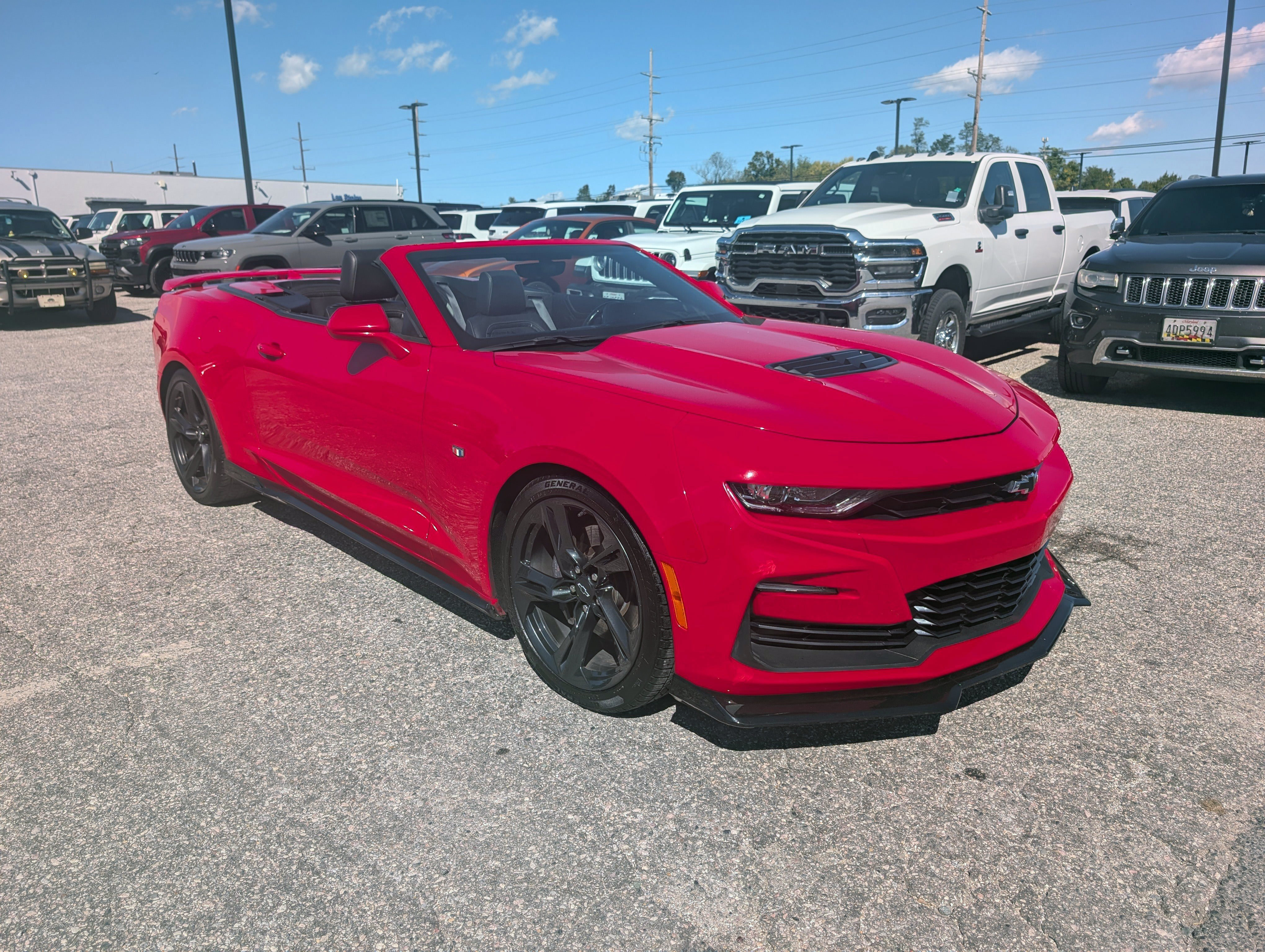 Used 2020 Chevrolet Camaro SS RWD image 7