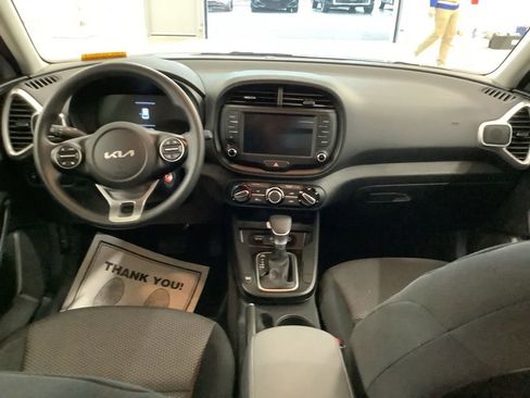 Certified 2025 Kia Soul LX FWD image 21