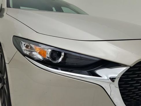 Used 2024 MAZDA MAZDA3 s FWD image 10