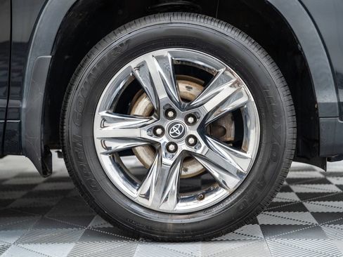 Used 2017 Toyota Highlander Limited Platinum AWD/4WD image 19