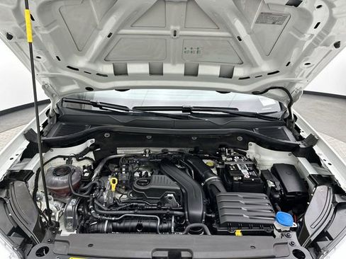 Used 2023 Volkswagen Taos SE w/ Panoramic Sunroof Package image 26