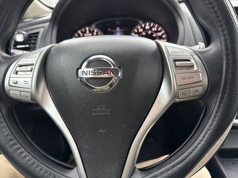 Used 2016 Nissan Altima 2.5 S w/ Power Driver Seat Package image 10