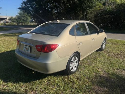 Used 2010 Hyundai Elantra GLS FWD image 4