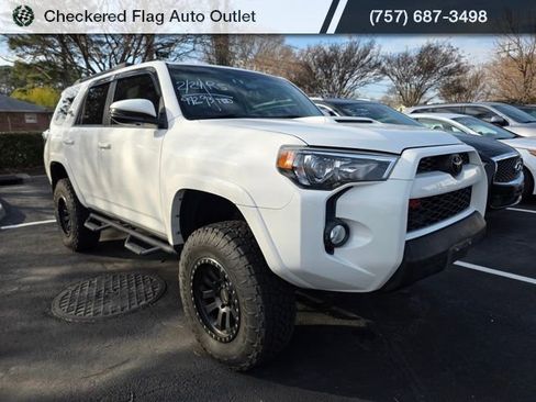 Used 2018 Toyota 4Runner TRD Off-Road Premium image 3