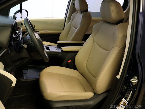Used 2022 Toyota Sienna XLE FWD image 10