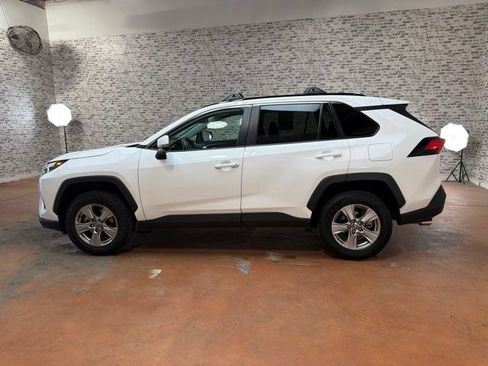 Used 2023 Toyota RAV4 XLE w/ Convenience Package FWD image 4