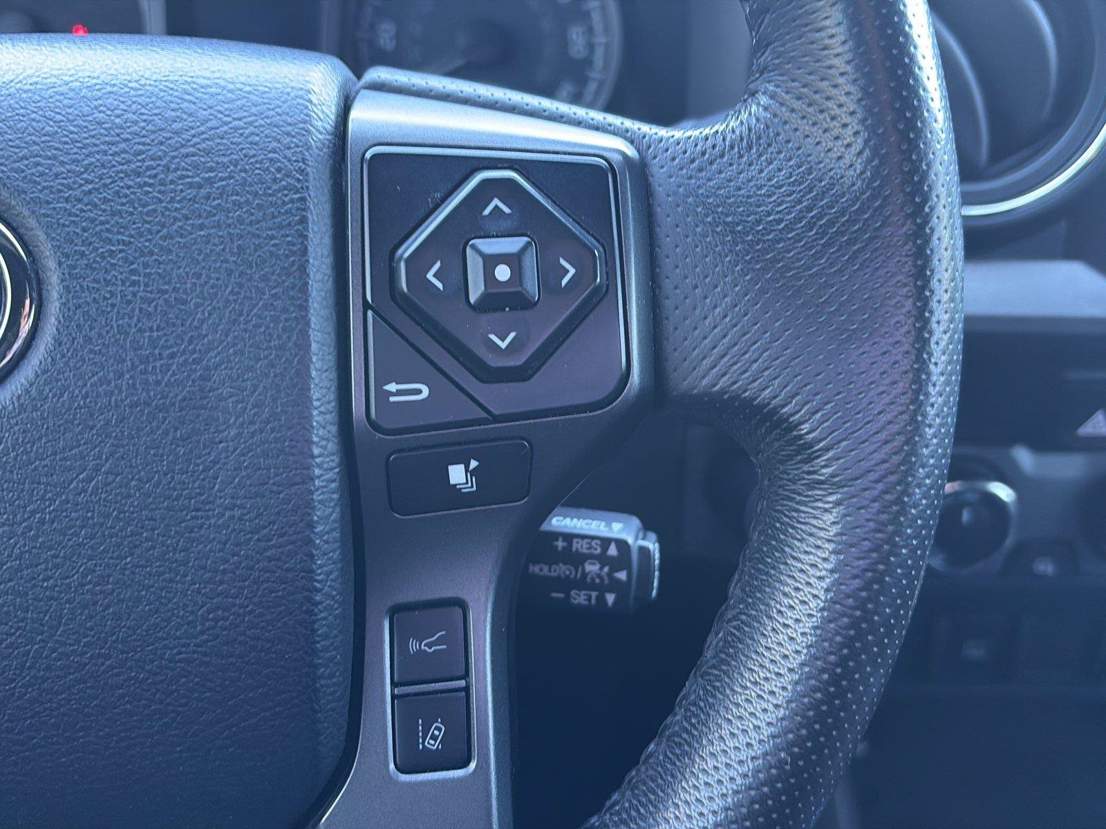 Used 2020 Toyota Tacoma TRD Sport AWD/4WD image 17
