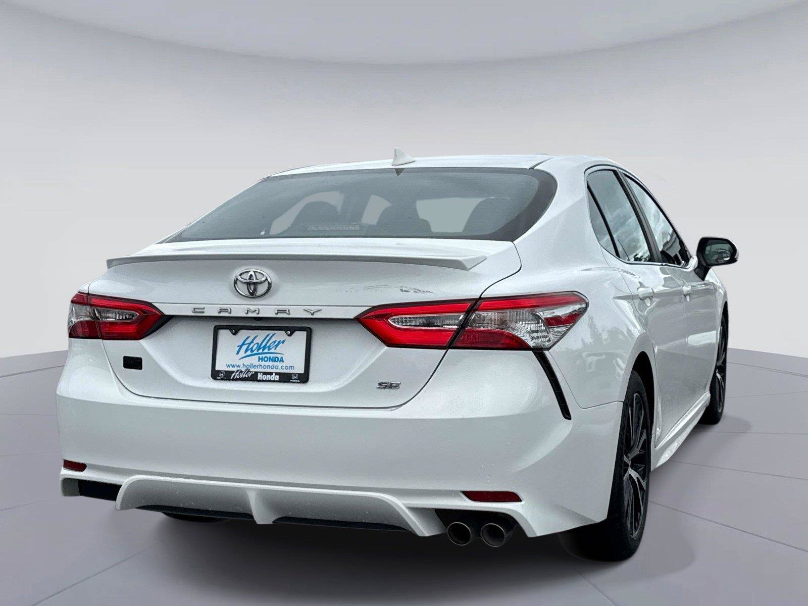 Used 2020 Toyota Camry SE FWD image 4