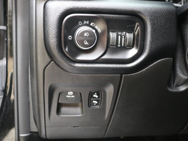 Used 2019 RAM 1500 Laramie AWD/4WD image 31