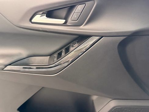 Used 2025 Chevrolet Equinox LT w/ Safety and Technology Package FWD image 25