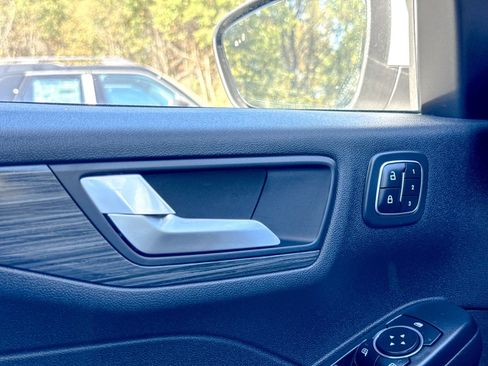 Certified 2023 Ford Escape Platinum image 31