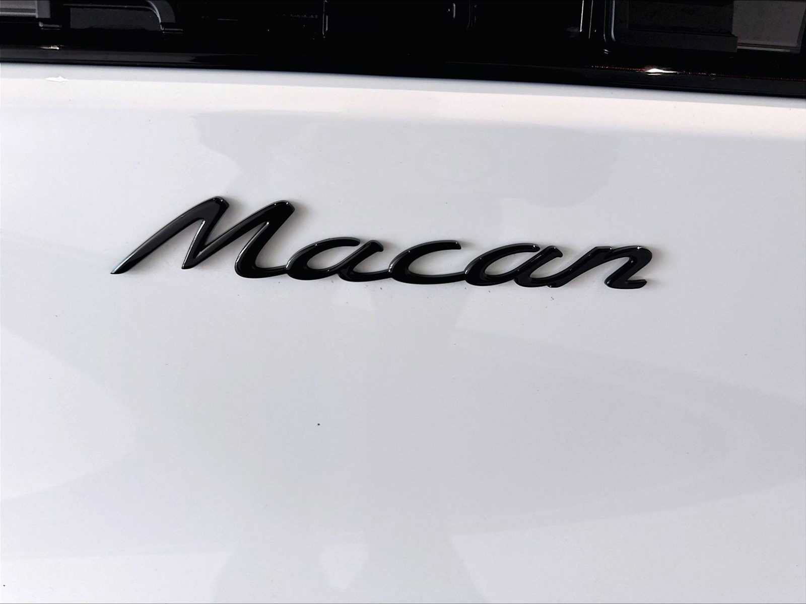 Used 2026 Porsche Macan AWD/4WD image 37