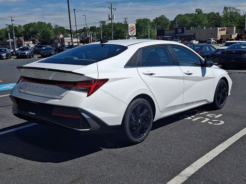 New 2026 Hyundai Elantra SEL Sport FWD image 4