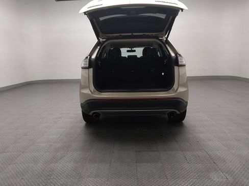 Used 2018 Ford Edge Titanium FWD image 29