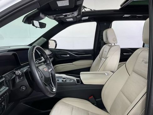 Certified 2022 Cadillac Escalade Sport w/ Touring Package AWD/4WD image 28