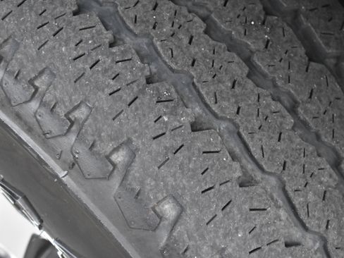 Used 2024 RAM 2500 Limited w/ Safety Group image 11