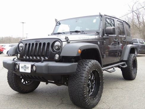Used 2018 Jeep Wrangler Unlimited Sport image 1