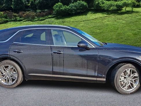 Used 2025 Genesis GV70 2.5T Advanced w/ Advanced Package image 9